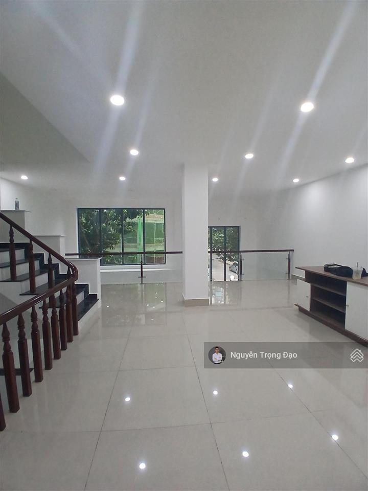 Cho thuê nhà nguyên căn khu thế kỷ 21  thạnh mỹ lợi  quận 2  500m2 sàn/8*20m/trệt 3 lầu