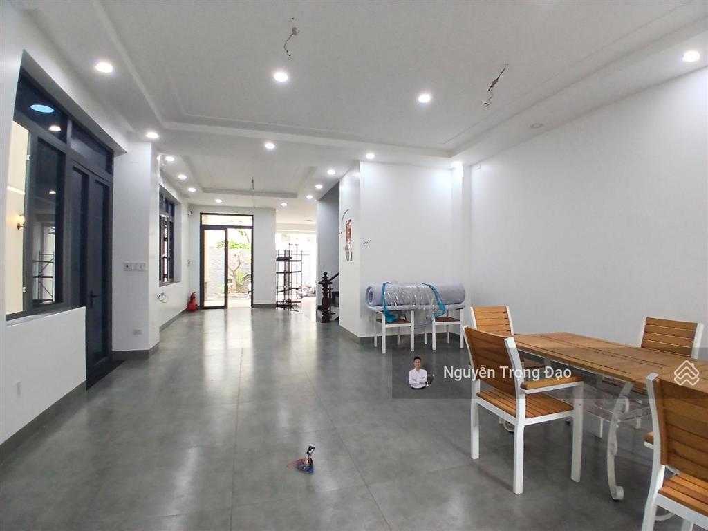Bán biệt thự khu cao ốc phố đông  phước long b  liên phường  283m2/8*25m/trệt 2 lầu/sổ hc
