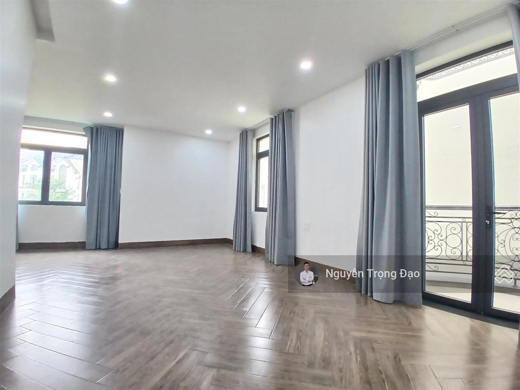 Bán biệt thự khu cao ốc phố đông  phước long b  liên phường  283m2/8*25m/trệt 2 lầu/sổ hc