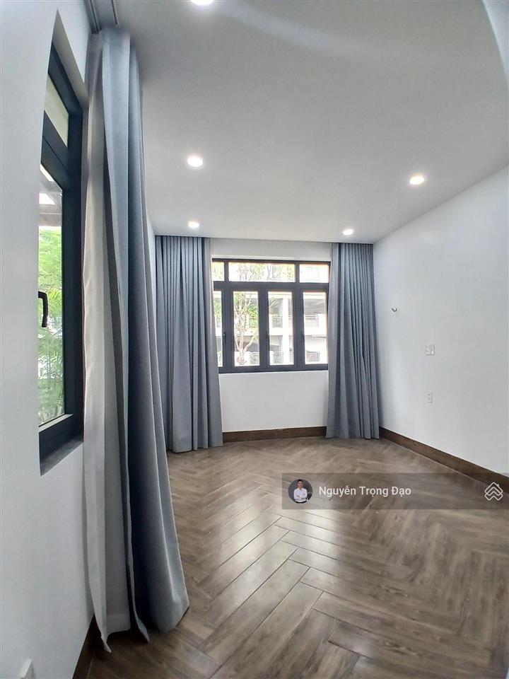 Bán biệt thự khu cao ốc phố đông  phước long b  liên phường  283m2/8*25m/trệt 2 lầu/sổ hc