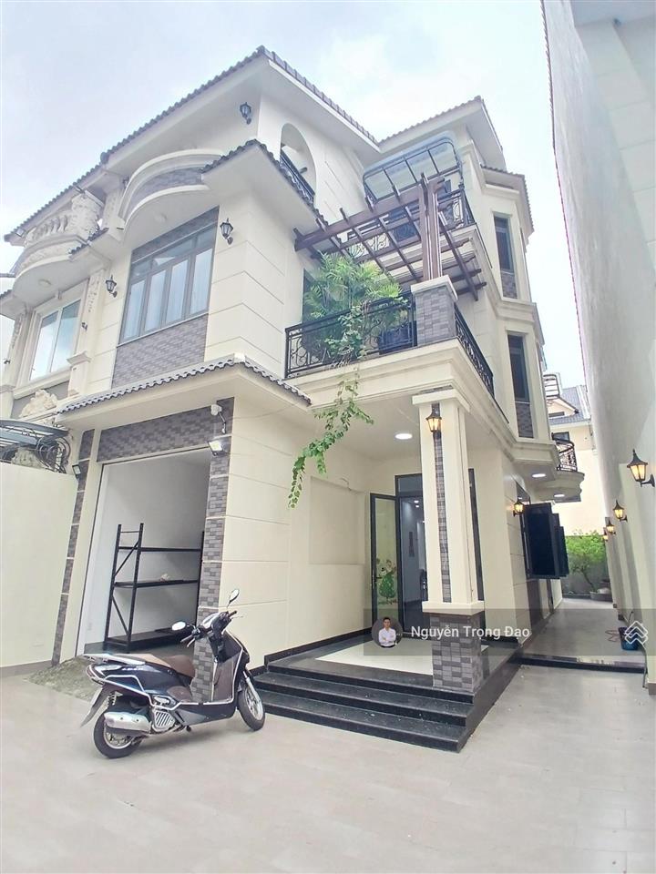Bán biệt thự khu cao ốc phố đông  phước long b  liên phường  283m2/8*25m/trệt 2 lầu/sổ hc