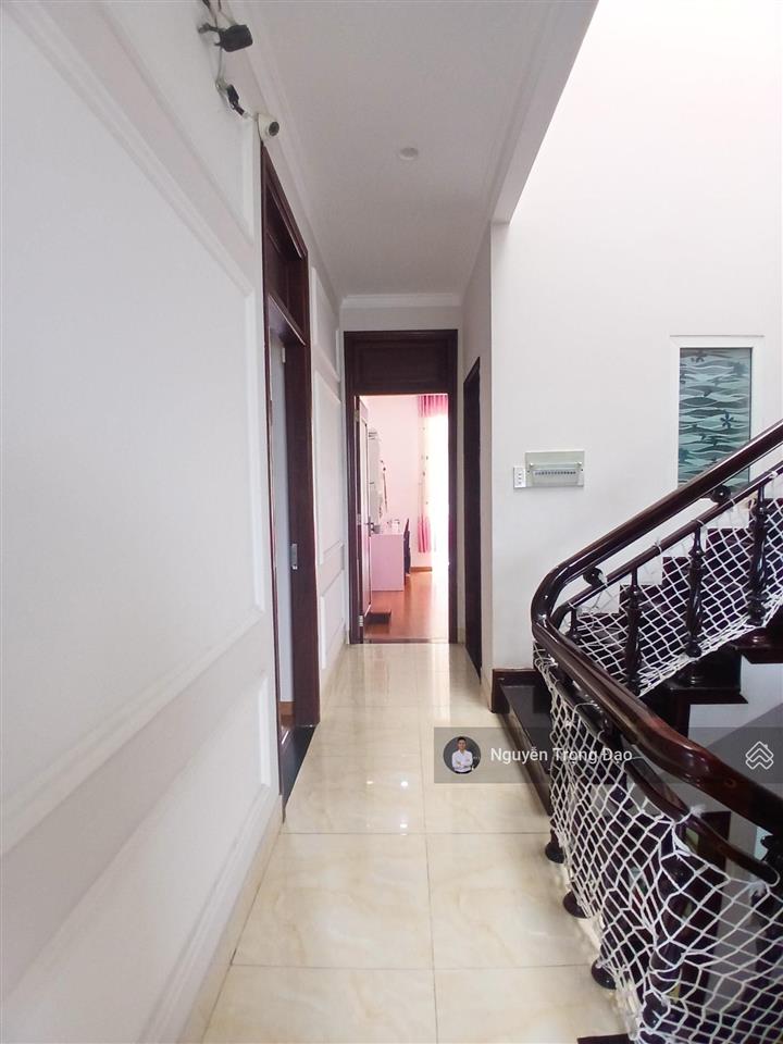 Cho thuê nguyên căn 152m2 (8*19m)  1 trệt 3 lầu  5pn  khu thạnh mỹ lợi  đảo kim cương  quận 2