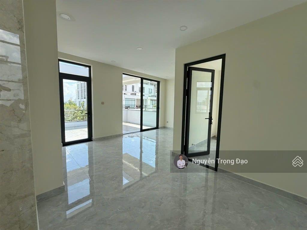 Cho thuê nguyên căn 180m2  khu mystery đảo kc  10*18m/hầm 4 lầu/thang máy/đh  sàn trống suốt