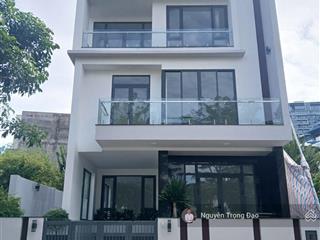 Cho thuê nguyên căn 180m2  khu mystery đảo kc  10*18m/hầm 4 lầu/thang máy/đh  sàn trống suốt