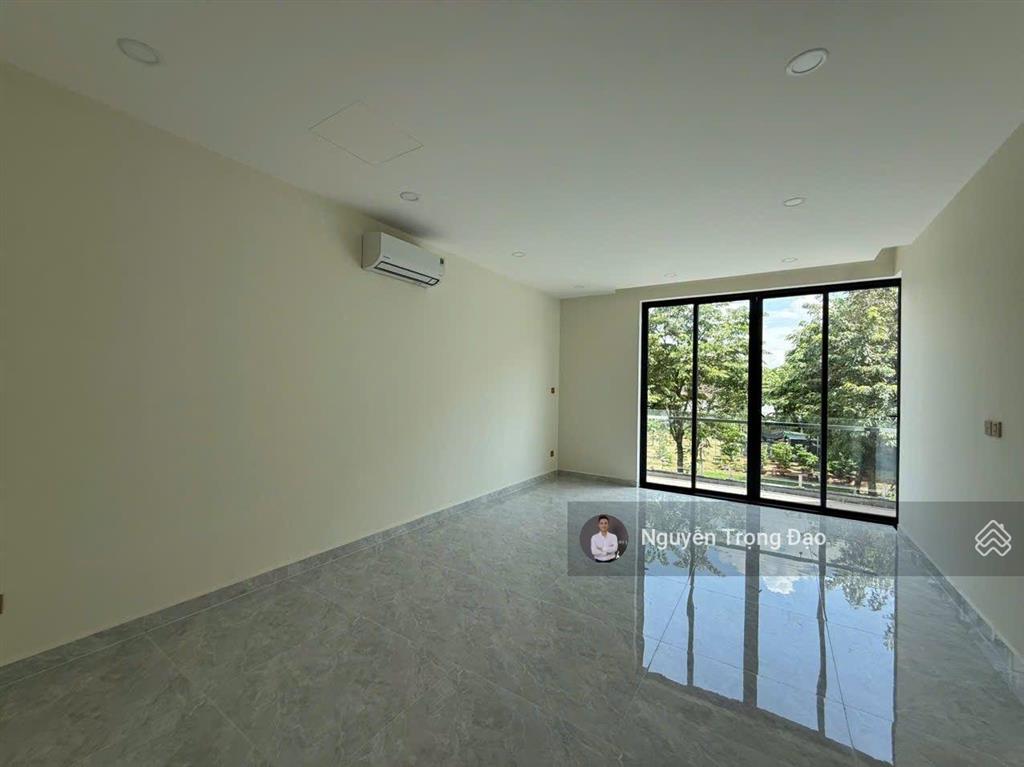Cho thuê nguyên căn 180m2  khu mystery đảo kc  10*18m/hầm 4 lầu/thang máy/đh  sàn trống suốt