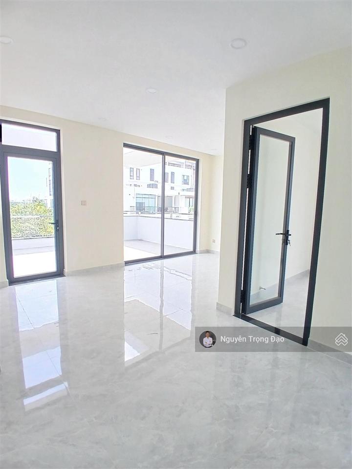 Cho thuê nguyên căn 180m2  khu mystery đảo kc  10*18m/hầm 4 lầu/thang máy/đh  sàn trống suốt