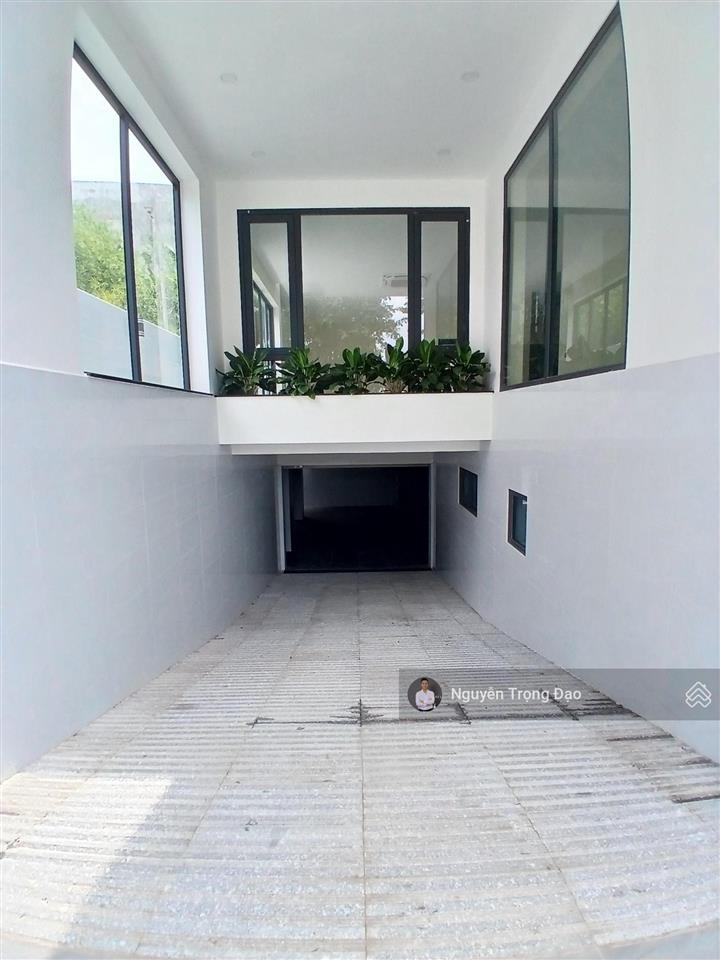 Cho thuê nguyên căn 180m2  khu mystery đảo kc  10*18m/hầm 4 lầu/thang máy/đh  sàn trống suốt