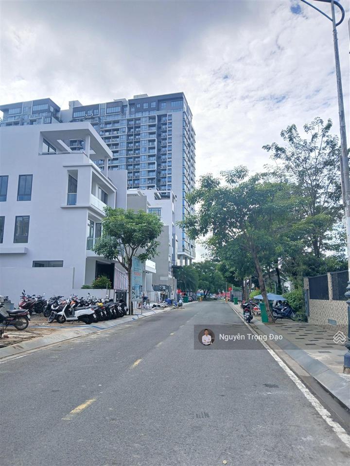 Cho thuê nguyên căn hầm 4 lầu khu mystery đảo kc  quận 2  10*18m  thang máy  đh  sàn trống
