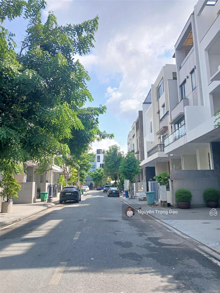 Cho thuê nguyên căn hầm 4 lầu  7*18m/420m2  khu saigon mystery  đảo kim cương  tm, đh đầy đủ