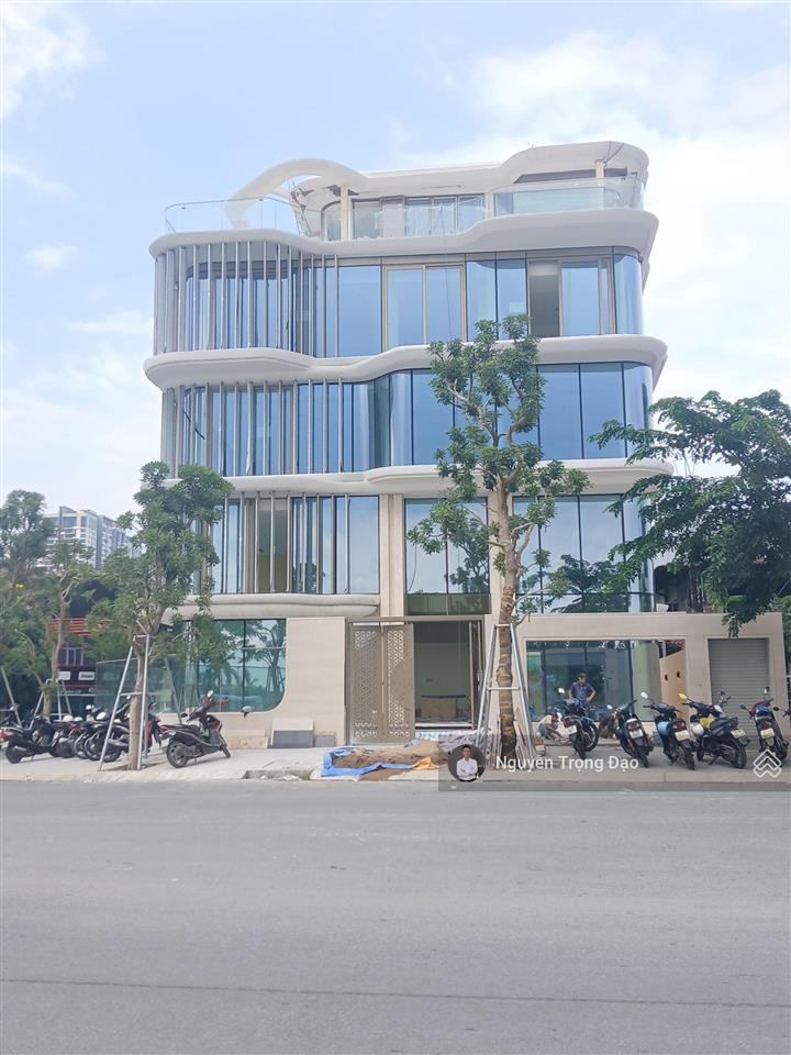 Cho thuê nguyên căn bt 315m2/1200m2 sàn  trần quý kiên  thạnh mỹ lợi  hầm 5 tầng  view sông sg