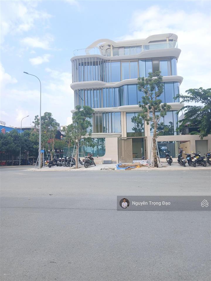Cho thuê nguyên căn bt 315m2/1200m2 sàn  trần quý kiên  thạnh mỹ lợi  hầm 5 tầng  view sông sg