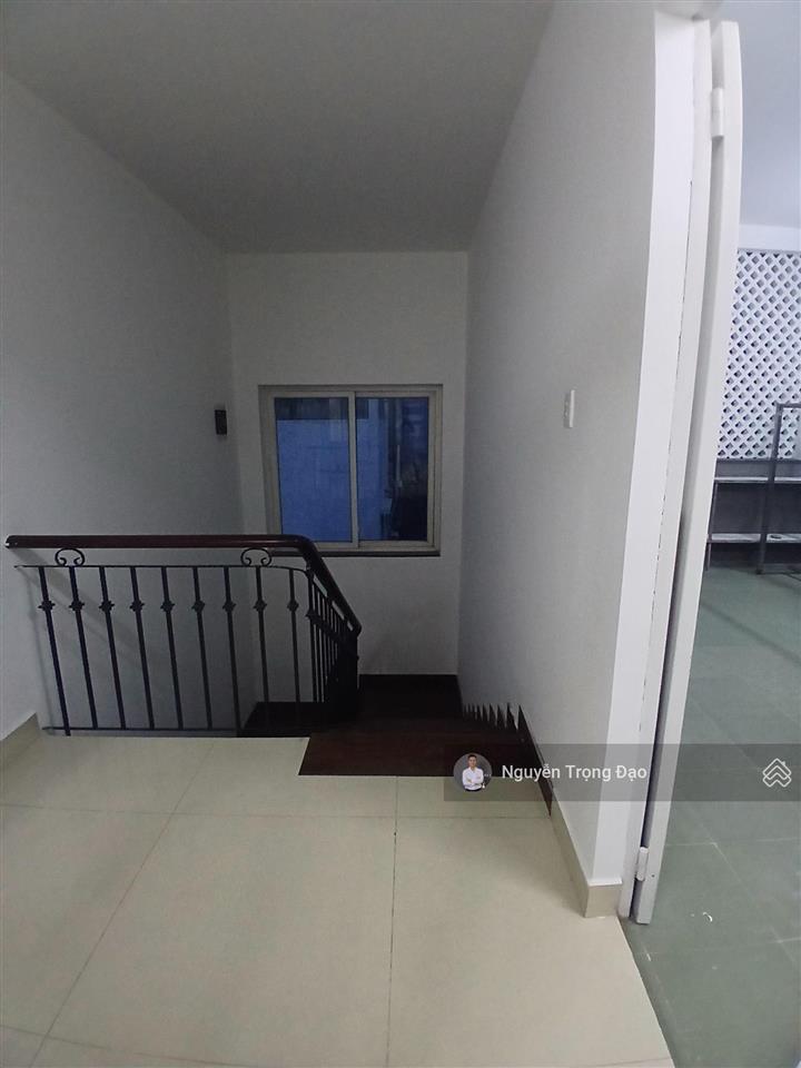 Cho thuê nguyên căn trệt 3 lầu, 6*23.5m/500m2  kdc đông thủ thiêm  bình trưng đông  quận 2