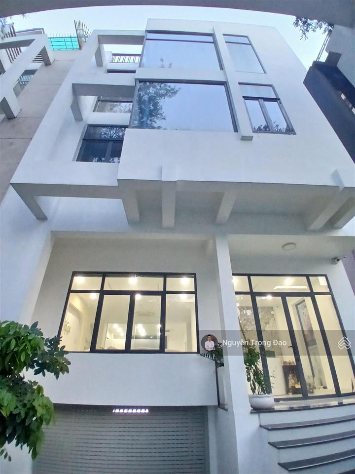 Cho thuê nguyên căn hầm 4 lầu  8*20m  khu thạnh mỹ lợi  quận 2  dt sàn 500m2