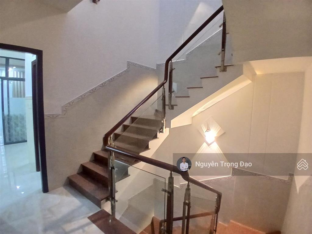 Cho thuê nguyên căn hầm 4 lầu, 5*20m/7pn  full nội thất  khu thạnh mỹ lợi  đảo kc  quận 2