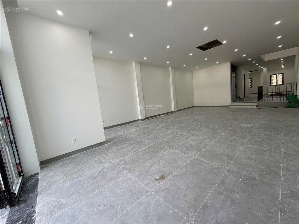 Giảm 6,1 tỷ bán tòa nhà văn phòng 5 tầng vip khu k300 hoàn thiện đẹp tâm