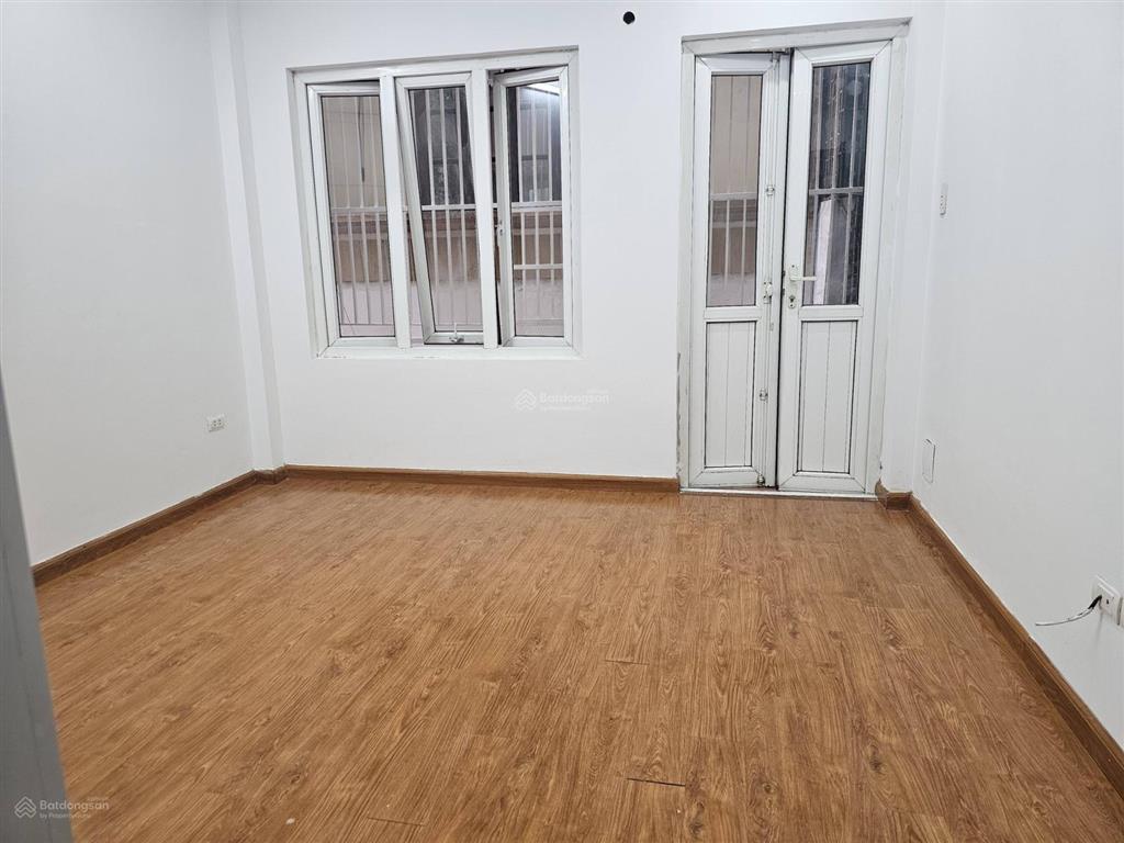 Bán nhà riêng xây mới phố vĩnh phúc, dt 34m2 x 5 tầng, giá 8.85 tỷ có tl,  a. thắng