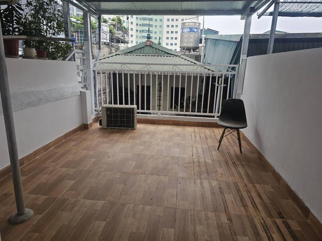Bán nhà riêng xây mới phố vĩnh phúc, dt 34m2 x 5 tầng, giá 8.85 tỷ có tl,  a. thắng