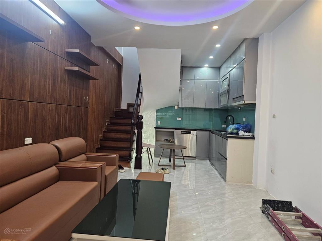 Bán nhà riêng xây mới phố hoàng hoa thám, dt 34m2 x 5 tầng, giá 8,85 tỷ có tl,  a. thắng