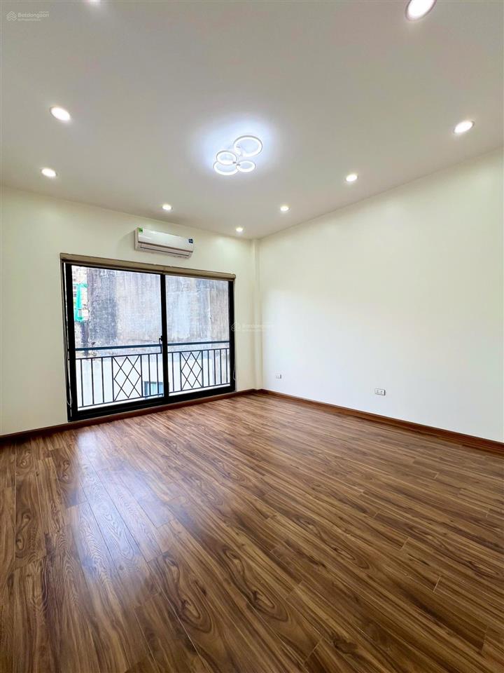 Bán nhà riêng xây mới phố văn cao, dt 30m2 x 5 tầng, giá 7.75 tỷ có tl,  a. thắng
