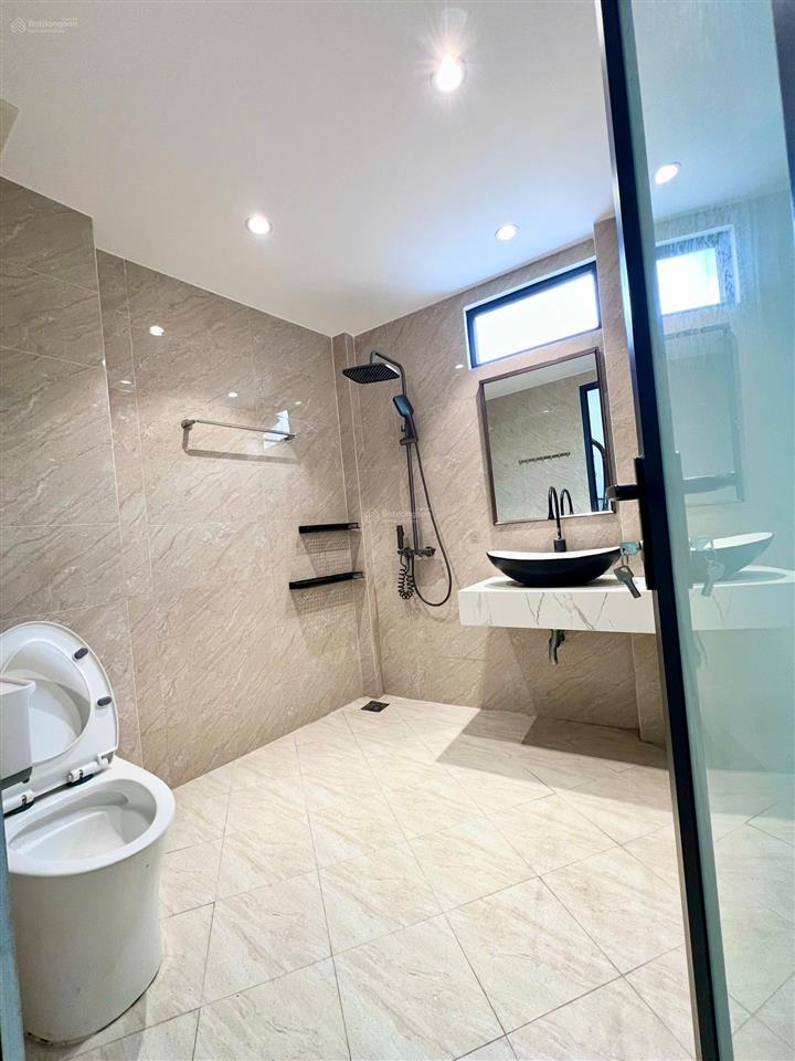 Bán nhà riêng xây mới phố văn cao, dt 30m2 x 5 tầng, giá 7.75 tỷ có tl,  a. thắng