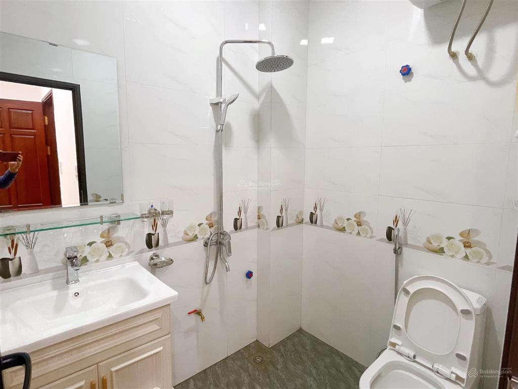 Bán nhà riêng xây mới phố hoàng hoa thám, dt 30m2 x 5,5 tầng, giá 10.5 tỷ có tl,  a. thắng