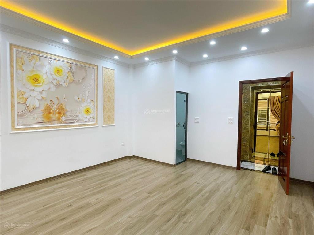 Bán nhà riêng xây mới phố hoàng hoa thám, dt 30m2 x 5,5 tầng, giá 10.5 tỷ có tl,  a. thắng