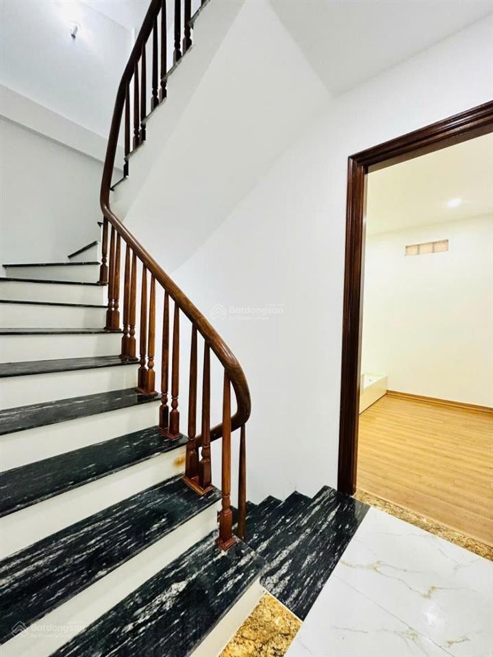 Bán nhà mới phố phan kế bính dt 36m2 x 5t giá 11,5 tỷ có tl.  a. thắng