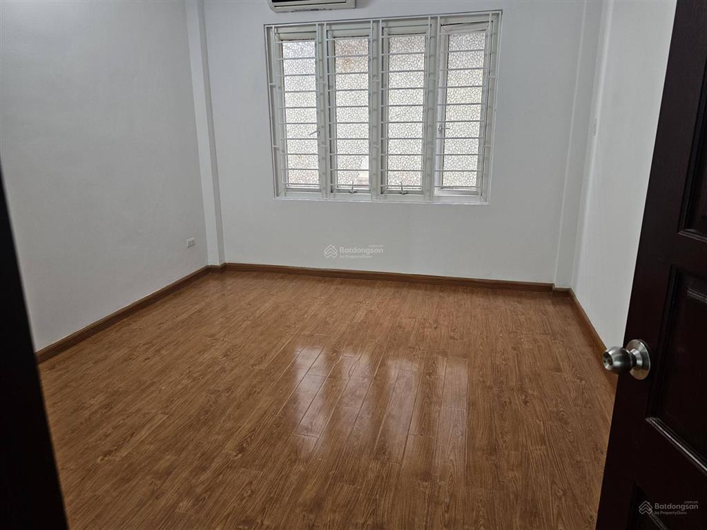 Bán nhà riêng xây mới phố lạc long quân, dt 34m2 x 5 tầng, giá 8,85 tỷ có tl,  a. thắng