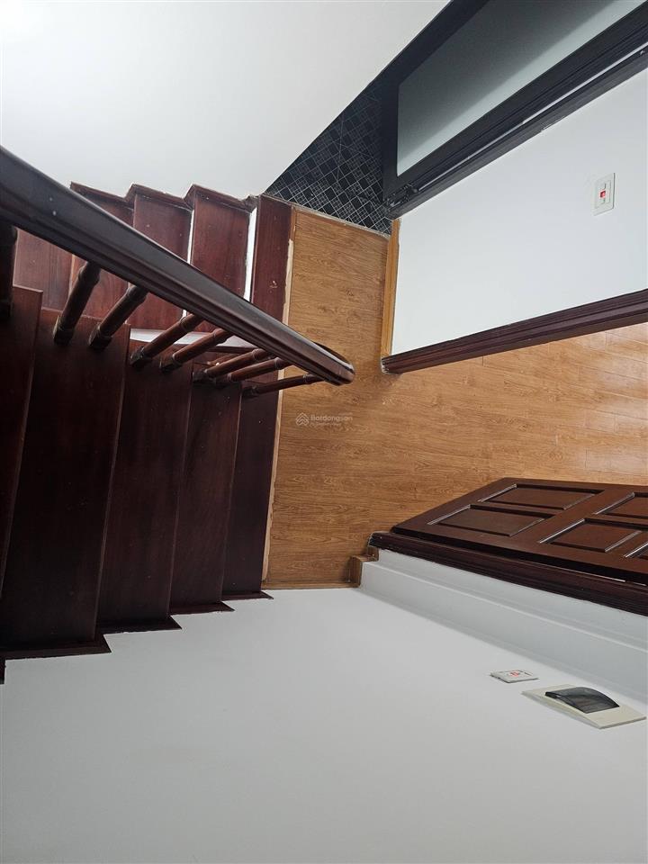 Bán nhà riêng xây mới phố lạc long quân, dt 34m2 x 5 tầng, giá 8,85 tỷ có tl,  a. thắng