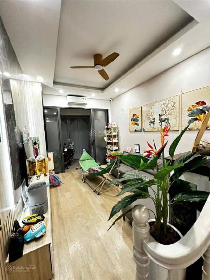 Bán nhà riêng phố lạc long quân, dt 45m2 x 5 tầng, giá 10.3 tỷ có tl,  a. thắng