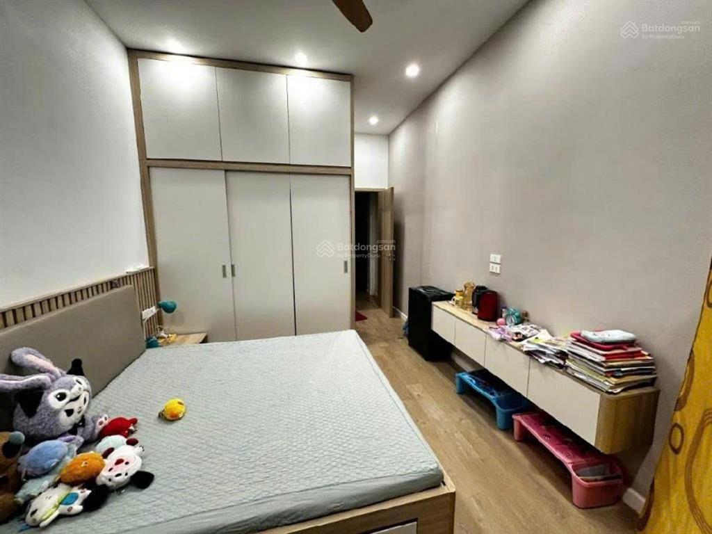 Bán nhà riêng phố lạc long quân, dt 45m2 x 5 tầng, giá 10.3 tỷ có tl,  a. thắng