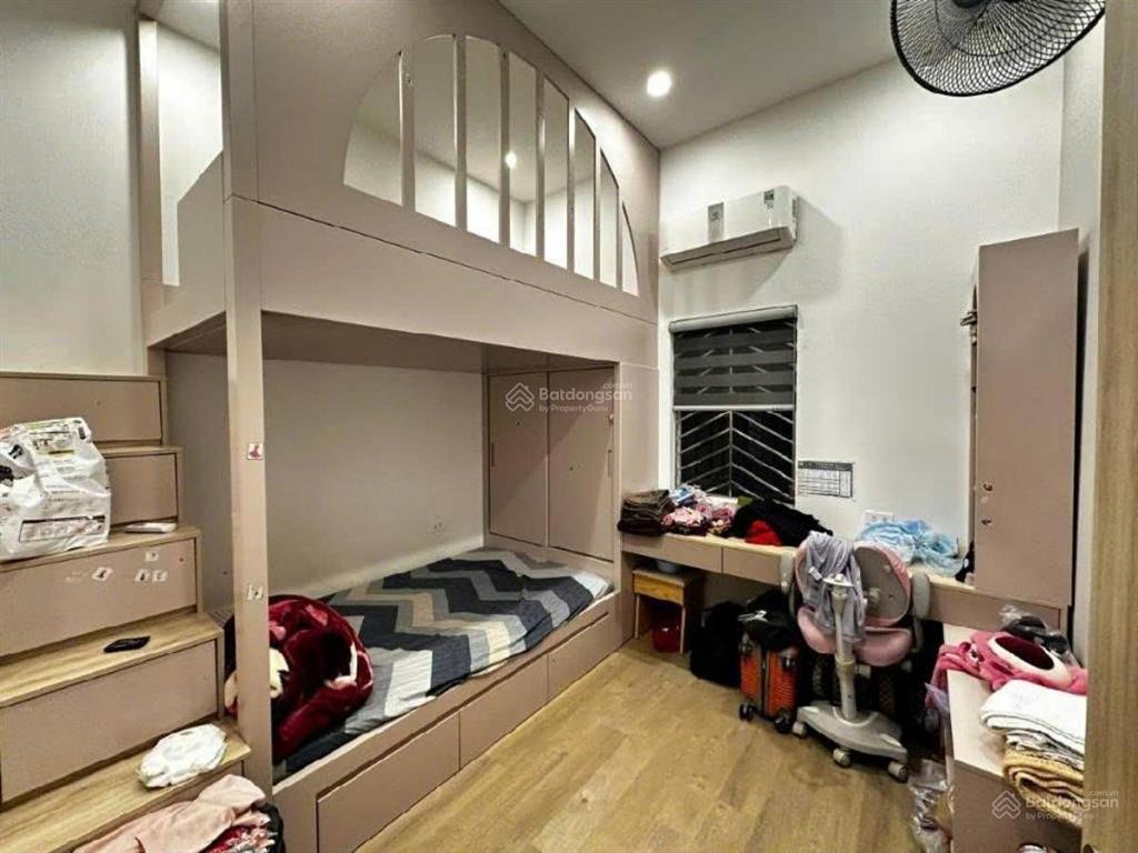 Bán nhà riêng phố lạc long quân, dt 45m2 x 5 tầng, giá 10.3 tỷ có tl,  a. thắng