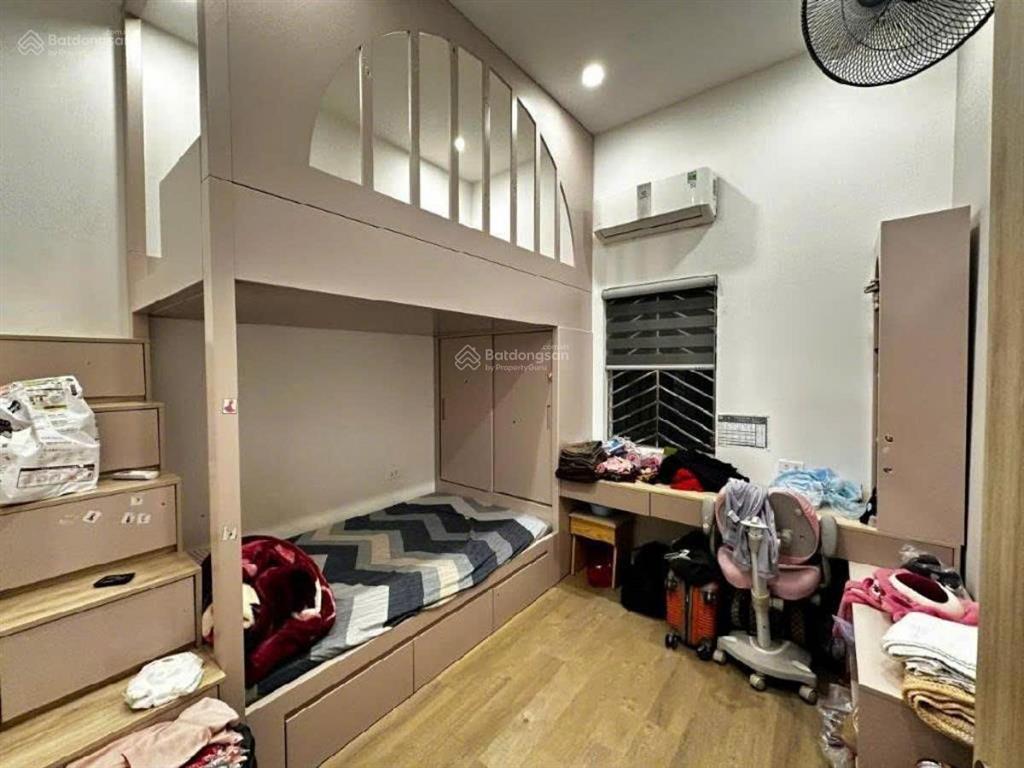 Bán nhà riêng phố võng thị, dt 45m2 x 5 tầng, giá 10.3tỷ có tl,  a. thắng