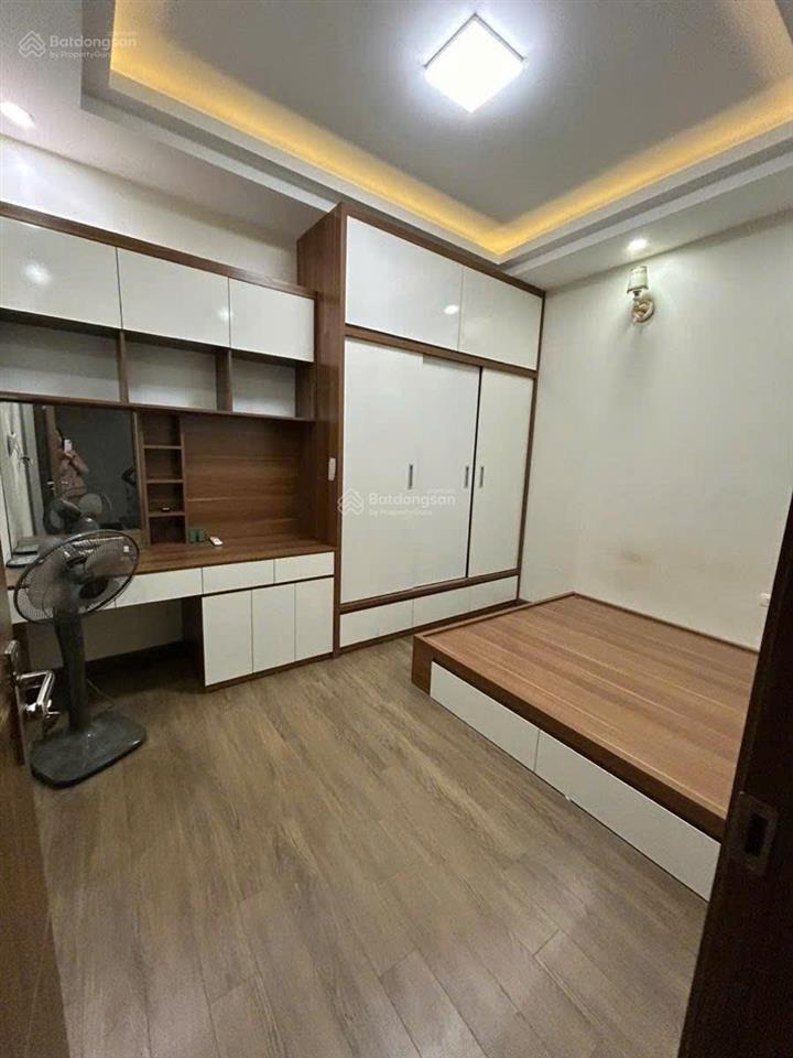 Bán nhà xây mới phố đội cấn 40m2x5t giá chào 9.5 tỷ có tl.  a. thắng