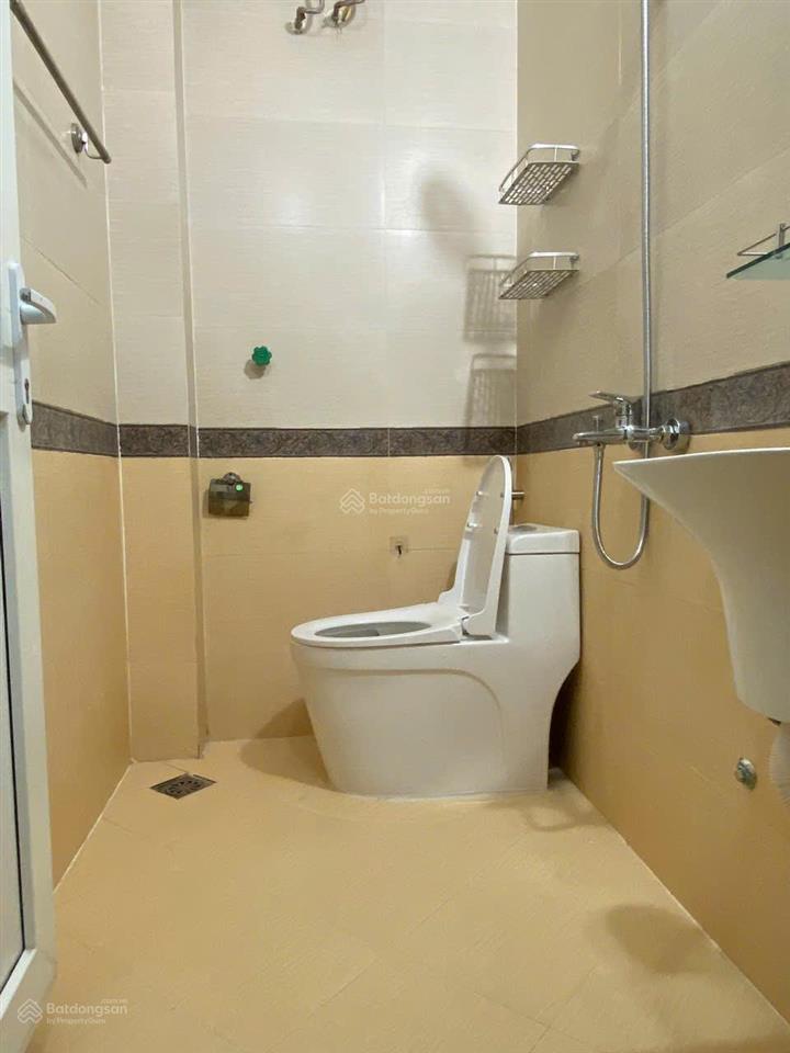 Bán nhà riêng phố nguyễn công hoan, dt 30m2 x 4,5 tầng, giá 8.8 tỷ có tl,  a. thắng