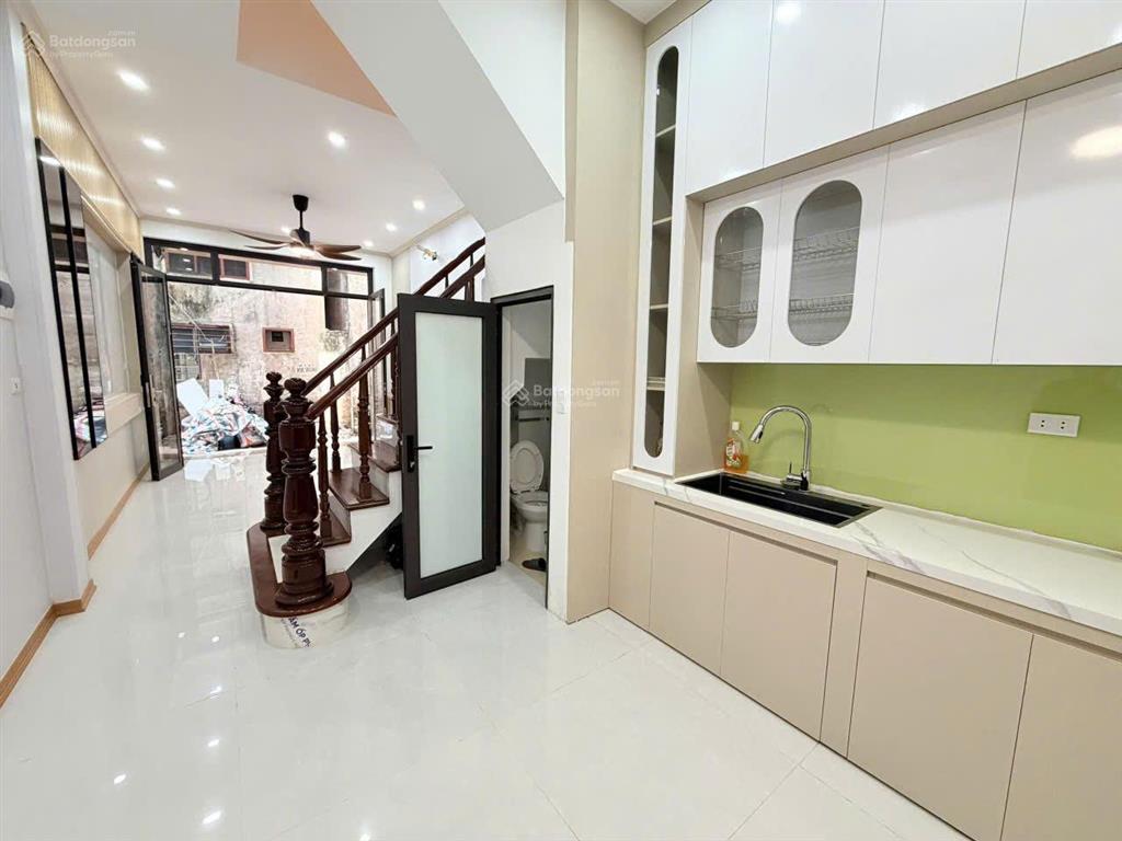 Bán nhà riêng xây mới phố ngọc khánh, dt 35m2 x 5 tầng, giá 9.7 tỷ có tl,  a. thắng