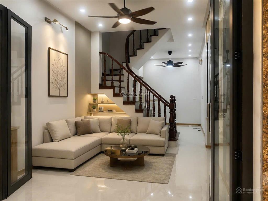 Bán nhà riêng xây mới phố ngọc khánh, dt 35m2 x 5 tầng, giá 9.7 tỷ có tl,  a. thắng