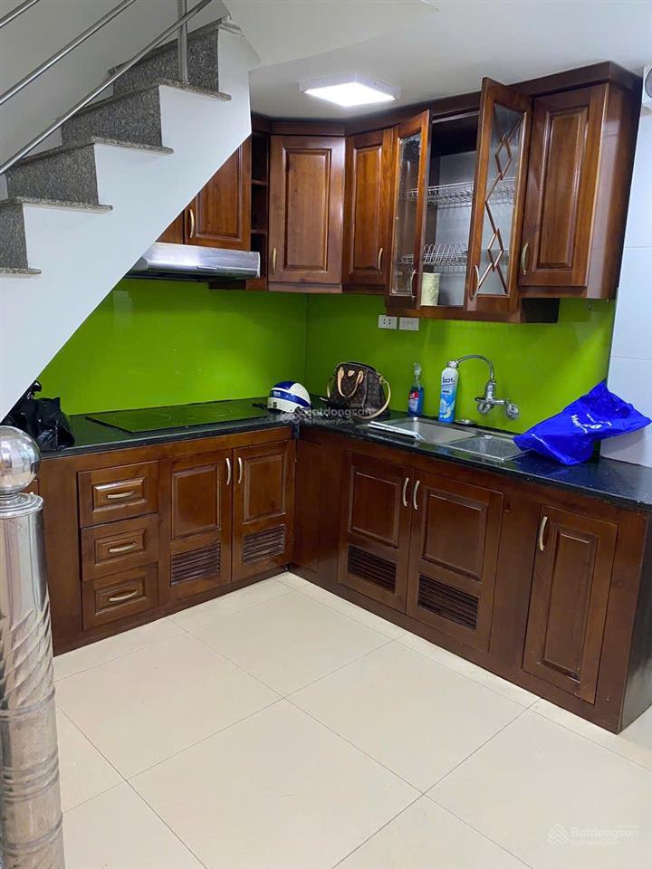 Bán nhà riêng phố ngọc khánh, dt 30m2 x 4,5 tầng, giá 8.8 tỷ có tl,  a. thắng