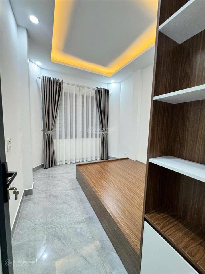 Bán nhà riêng xây mới phố ngọc khánh, 10m ra phố, dt 35m2 x 5t, giá 7.9 tỷ có tl,  a. thắng