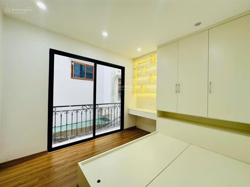 Bán nhà mới phố đào tấn dt 36m2 x 5t giá 11,5 tỷ có tl.  a. thắng
