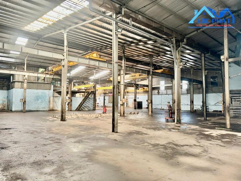 Cho thuê nhà xưởng 2.000m2 có 3 cẩu trục giá chỉ 120 triệu. phước tân  biên hòa  đồng nai