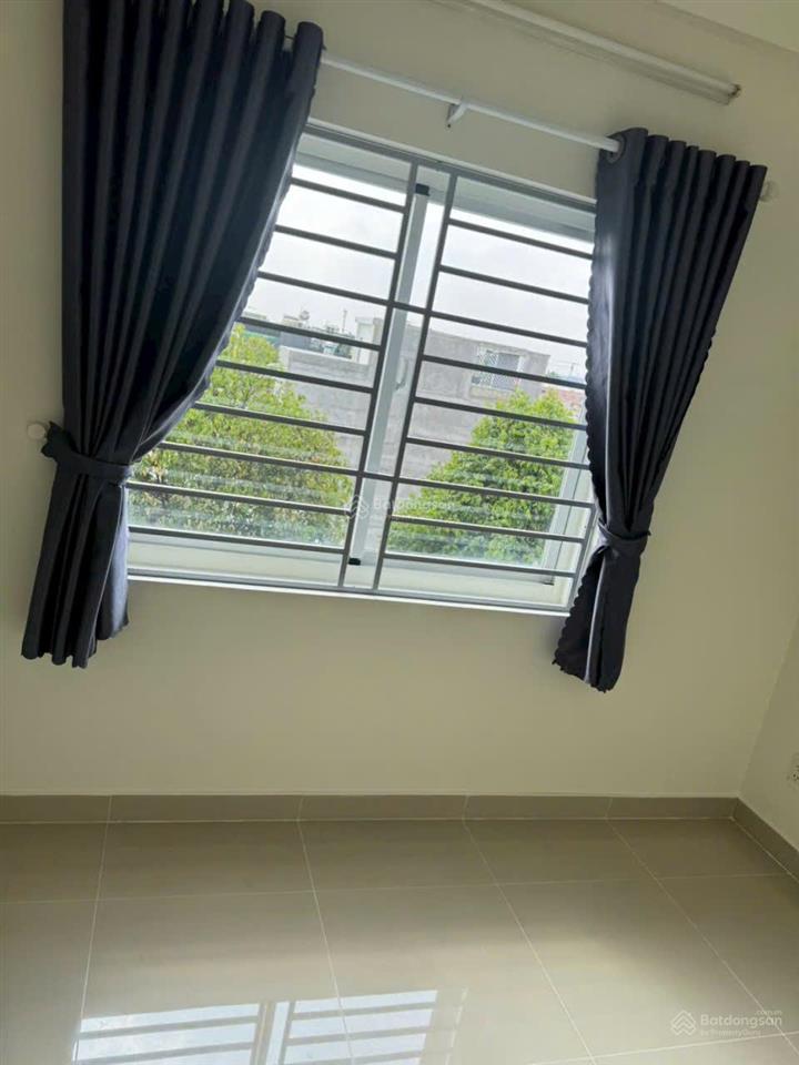 Chung cư 8 tầng hiếm tại ngã tư 550 dĩ an sổ hồng vĩnh viễn 2pn 2wc, tất cả phòng có cửa sổ
