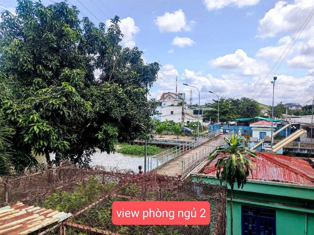 Biệt thự view sông giáp bình thạnh, mà nhà nhiều ô tô không nên bỏ lỡ  đậu được 5 chiếc ô tô