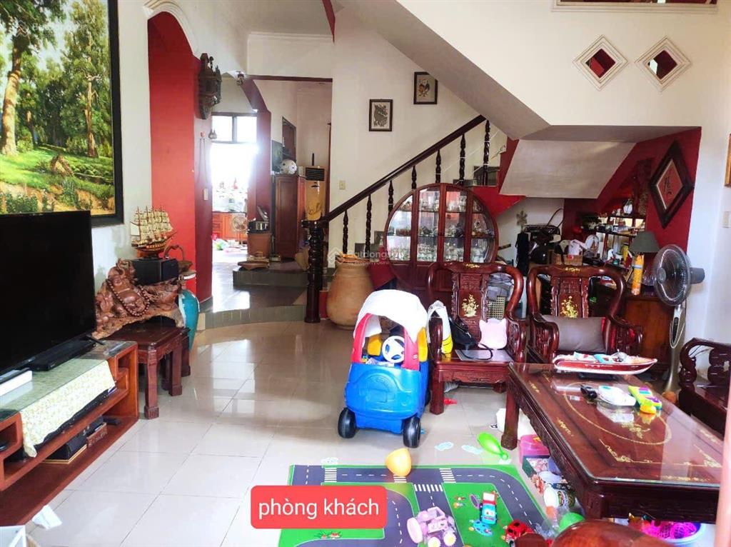 Biệt thự view sông giáp bình thạnh, mà nhà nhiều ô tô không nên bỏ lỡ  đậu được 5 chiếc ô tô