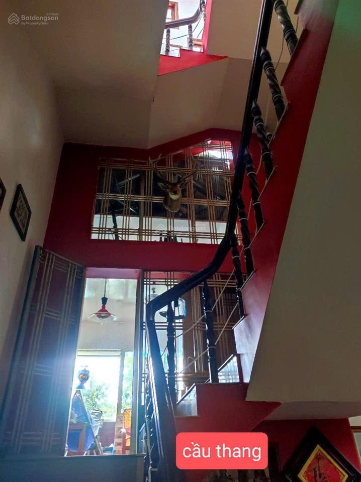 Biệt thự view sông giáp bình thạnh, mà nhà nhiều ô tô không nên bỏ lỡ  đậu được 5 chiếc ô tô