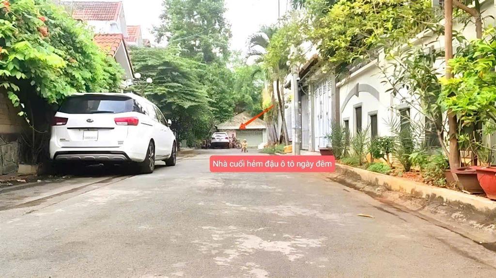 Biệt thự view sông giáp bình thạnh, mà nhà nhiều ô tô không nên bỏ lỡ  đậu được 5 chiếc ô tô