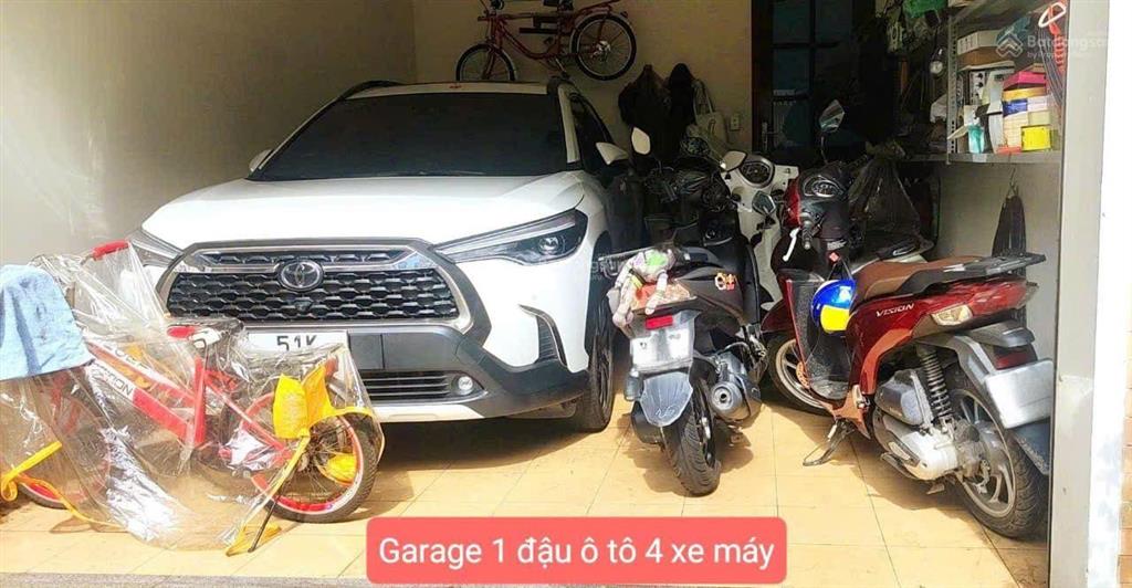 Biệt thự view sông giáp bình thạnh, mà nhà nhiều ô tô không nên bỏ lỡ  đậu được 5 chiếc ô tô