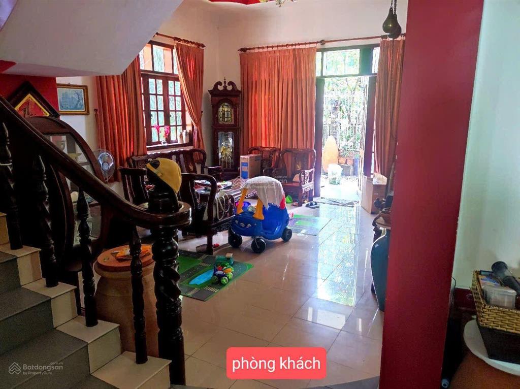 Biệt thự view sông giáp bình thạnh, mà nhà nhiều ô tô không nên bỏ lỡ  đậu được 5 chiếc ô tô