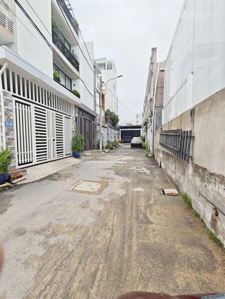 Đất không cần đẹp, chỉ cần ở đúng chỗ, hẻm 5 mét sát phạm văn đồng giờ còn được mấy lô