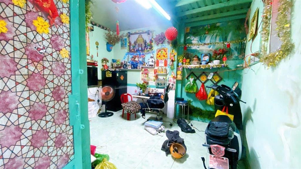 Bán nhà quốc lộ 13 hiệp bình phước  2.3 tỷ sổ riêng hoàn công  ko quy hoạch ko lộ giới
